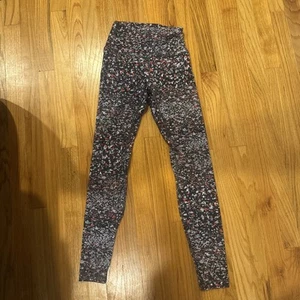 Lululemon Wunder Under High-Rise Tight 25" Fleur Motion Multi Mujer Talla 4 Usado en Excelente Condición - Imagen 1 de 4