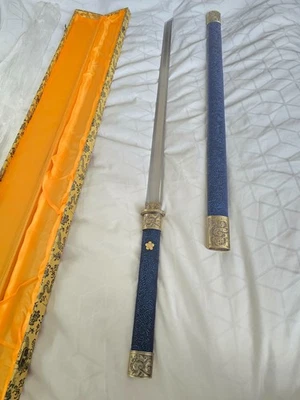 Espada Tang china hecha a mano con patrón de dragón azul Foto 1 de 4