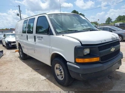 (LOCAL PICKUP ONLY) Passenger Right Front Door Electric Fits 03-15 EXPRESS 2500  - Imagem 1 de 4