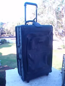 Tumi USA MADE NYLON BLACK 22" 14 x9 Wheeled Roll Carryon - Picture 1 of 8