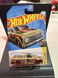 2024 HOT WHEELS 1967 CHEVROLET C10 ART CARS 2/10 (HW1) - Picture 1 of 3