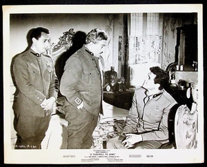 1958 Adiós a las armas con Rock Hudson Primera Guerra Mundial Foto original de la película todavía 187 - Imagen 1 de 2