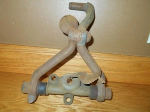 NOS R.H. Upper Spindle Support Arm & Pivot Assy. 1940 1941 1942 Hudson, #159728 - Picture 1 of 6