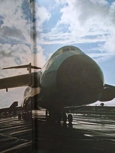 The International Encyclopedia Of Aviation Hard Back History's & Facts. B4 - Picture 1 of 12