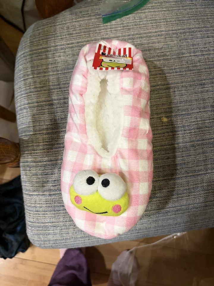 NUEVO CON ETIQUETAS KEROPPI Zapatillas de Dormitorio Rosa/Blanco Rana En la Parte Superior Zapato Talla 5 1/2 - 7 1/2 Foto 1 de 1