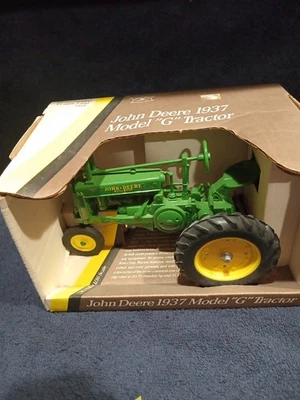 ERTL John Deere 1937 Model "G" Tractor 1/16 Scale New in Box #548 USA - Image 1 of 4
