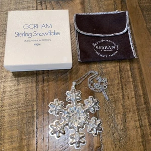Vintage 1976 Gorham Sterling Christmas Sterling Silver Snowflake Ornament - Picture 1 of 7