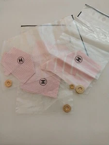 4 Gold Chanel Buttons On Pink Gingham Fabric In Chanel Baggies - Picture 1 of 7
