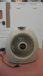 Vornado VH2 Whole Room Vortex Heater w/ Adj. Thermostat & Safety Shut-Off MINT - Picture 1 of 6