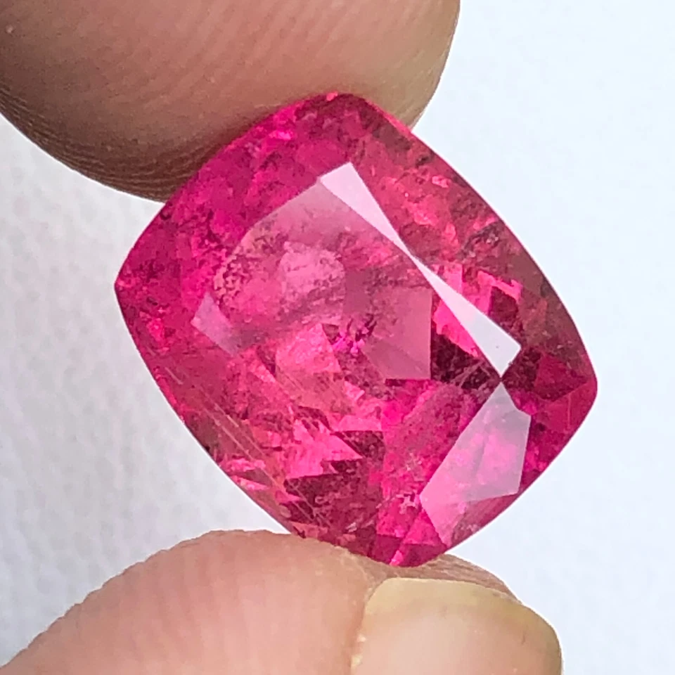 Natural Faceted Cushion Cut Vivid Pink Tourmaline Gemstone From Afghanistan - Image 1 of 4