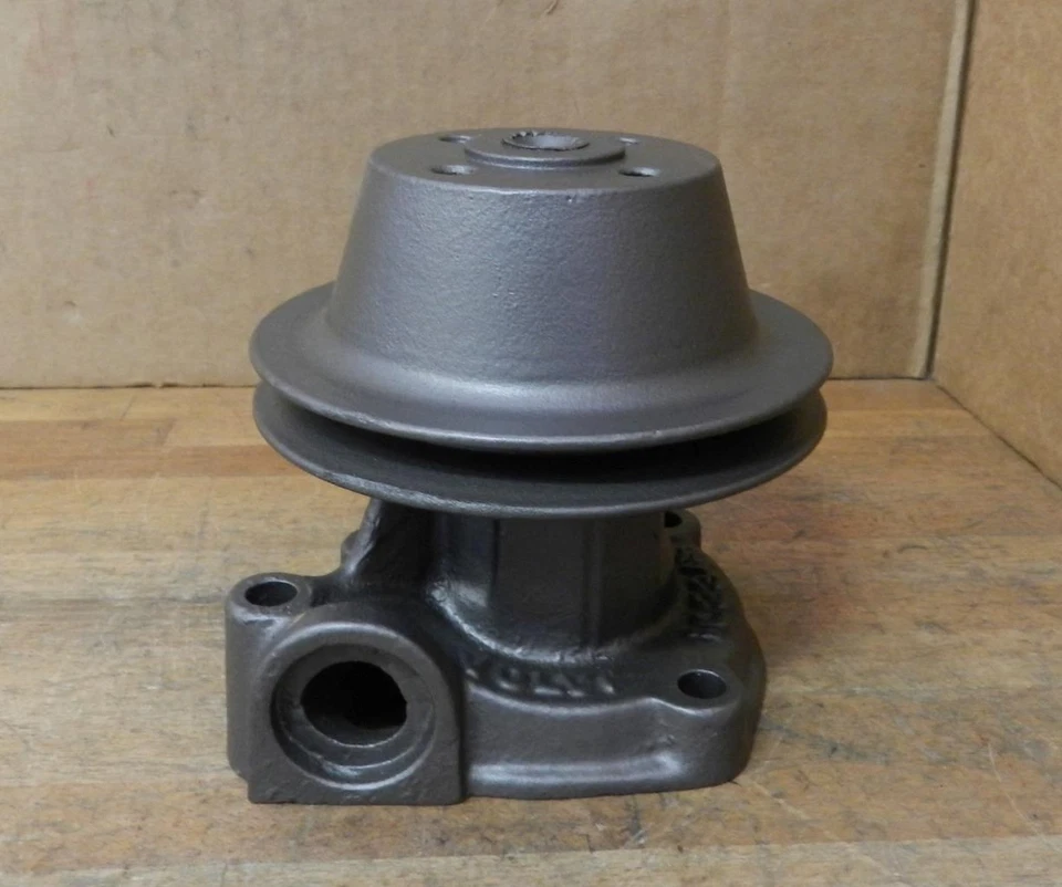 Volvo 122S 444 445 544 B16 1957-61 1,4 L 1,6 L I4 reconstruida bomba de agua 403349 corta Foto 1 de 4