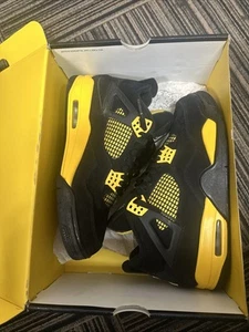 Taglia 9,5 - Jordan 4 Retro Mid Thunder - Foto 1 di 9