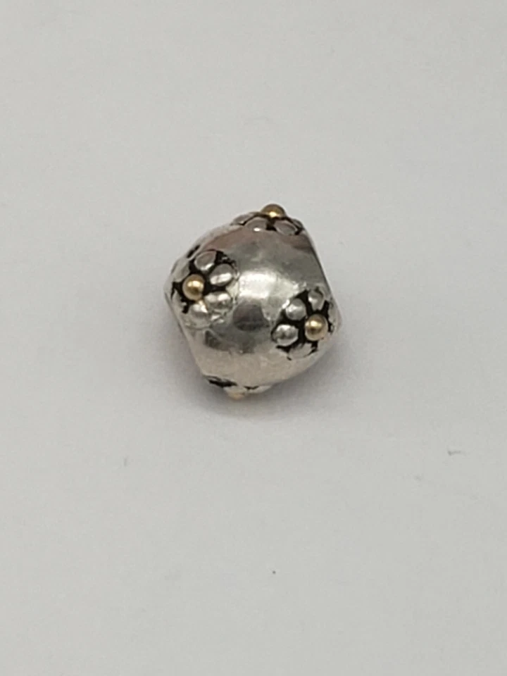 CHAMILIA PLATA ESTERLINA Y ORO 14K MARGARITA FLORES ABALORIOS ENCANTO Foto 1 de 2