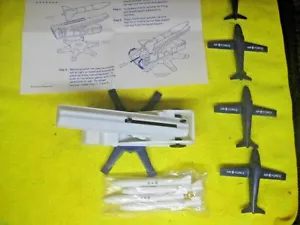 HO MODEL POWER MISSILE LAUNCHER, WITH MISSILES & AIRPLANES #9167AF - Picture 1 of 5