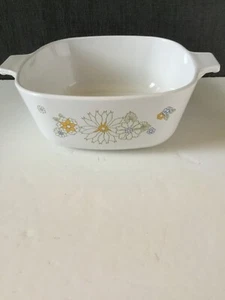 Corning Ware Floral Bouquet 1.5 qt Casserole Dish Flowers Blossoms Daisy Vintage - Picture 1 of 4