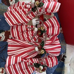 set of 4 PIER 1 red white napkins and candy cane beaded napkin rings never used - Picture 1 of 7
