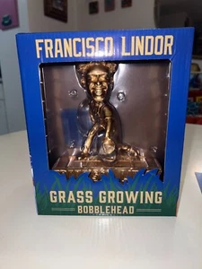FRANCISCO LINDOR New York Mets GOLD Grass Growing Bobblehead SGA Season Ticket - Picture 1 of 6