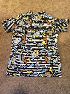 PREISSTURZ!! Oh Snap By Drill Clothing Co Kurzarm-T-Shirt mit geometrischem Print M - Bild 1 von 2
