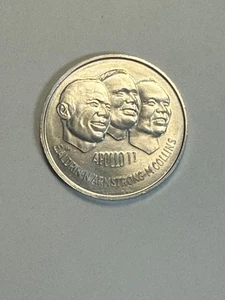 1969 Apollo II First Men On The Moon Token - Picture 1 of 2