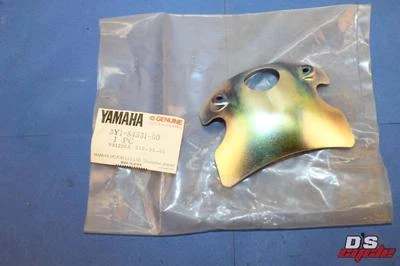 NOS YAMAHA SR250 XT250 XT125 XT200 尾灯反射器部件 # 3Y1-84531-00-00 — 第 1/4 张图片