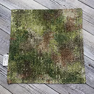 EDC HANK CON RESPALDO DE MICROFIBRA 8” - PAÑUELO CAMUFLAJE CAMUFLAJE FONDO COLMENA - Imagen 1 de 2