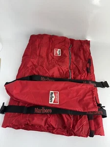 Saco de dormir Marlboro Unlimited rojo vintage NUEVO - Imagen 1 de 4