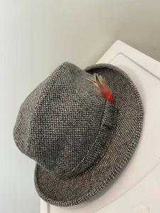 London Fog Hat Men's 6 7/8 Fedora Vintage Wool Plaid Tweed Feather Gray Gents - Picture 1 of 4
