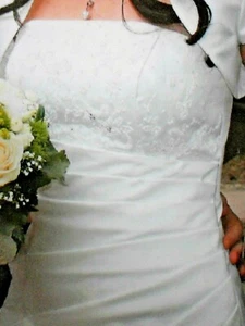 Brautkleid,Hochzeitskleid,elfenbeinweiß,Gr.38,Oberteil m.Straß bestickt+gereingt - Bild 1 von 6