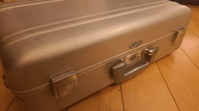 Maletín de aluminio Zero Halliburton estuche con lentes maleta 21”x18”x8” bloqueo combinado Foto 1 de 4