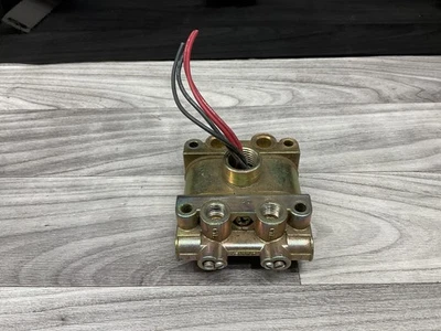 Electroválvula Skinner V935LEH2100 V-9 Series 120V 100 PSI #35K8*BI Foto 1 de 4