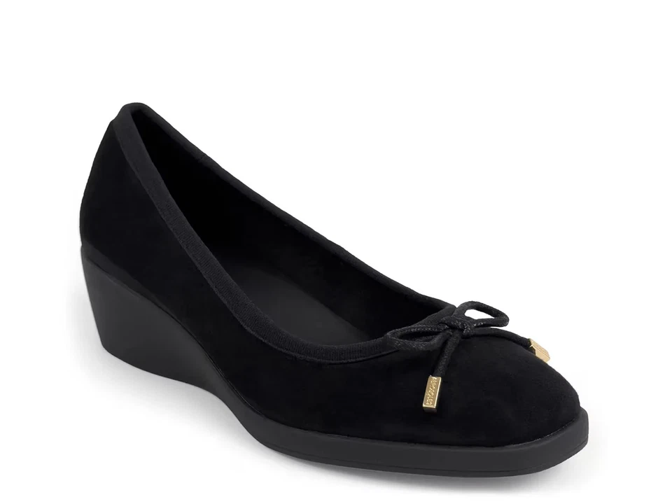 Woman's Dress Shoes Aerosoles Tema Wedge Pump - Image 1 of 1