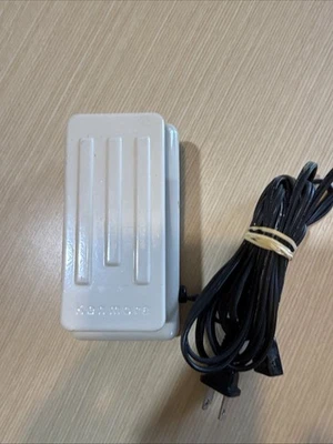 Kenmore 6812 Sewing Machine 3 Prong Foot Pedal Motor Speed Controller White VTG - Image 1 of 4