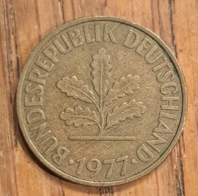1977 D Germany 10 Pfennig Oak Seedling, Rye Ears 4g 21.5mm  Brass Clad Steel - Image 1 of 4