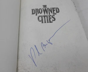 The Drowned Cities *SIGNED* by Paolo Bacigalupi (Hardcover, 2012) - Picture 1 of 18