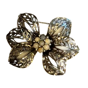 VTG Flower Brooch Filigree Flor de Amor Faux Pearl 1.75"x1.38" Includes Gift Box - Picture 1 of 6