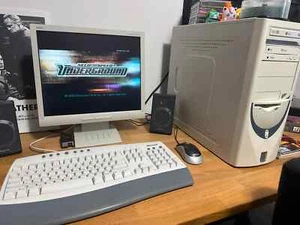 Retro PC Battlestation WinXP 8800 GT X4 9950 - Afbeelding 1 van 5
