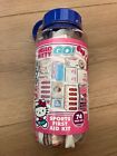 Hello Kitty Sanrio 2014 74-teiliges Sport Erste-Hilfe-Kit Flasche BRANDNEU VERSIEGELT