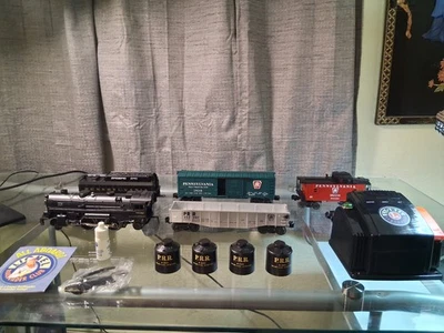 LIONEL PENNSYLVANIA FLYER - 5 Peice Train Set -BOXED {{MINT}} - #6-31936 - Image 1 of 4