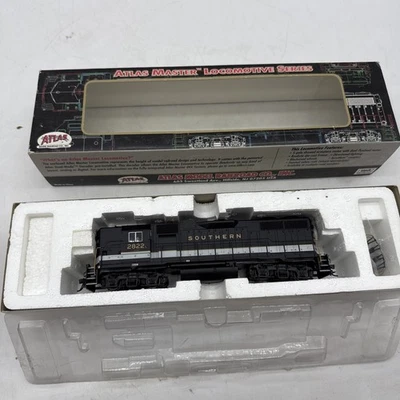 Atlas Master HO GP38 Diesel Locomotive High Nose 8992 Southern #2822 DCC - Image 1 of 4