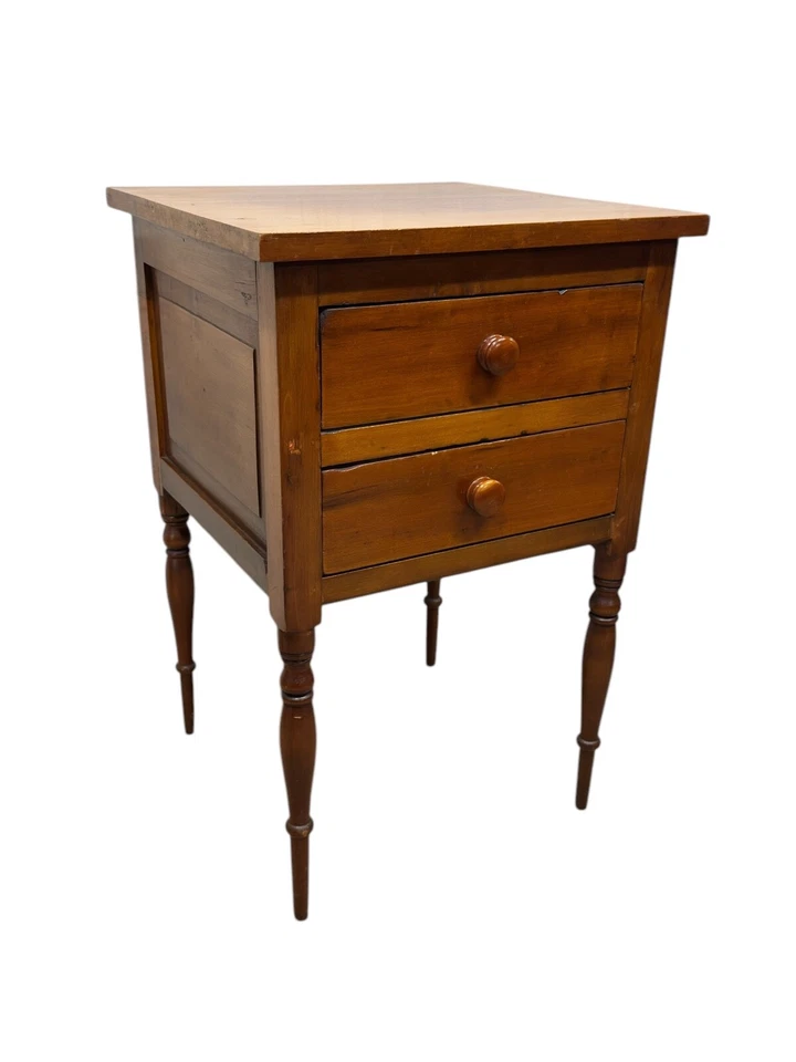 Antigua mesa de trabajo con panel elevado 2 cajones mesita de noche country Sheraton años 1840 Foto 1 de 4