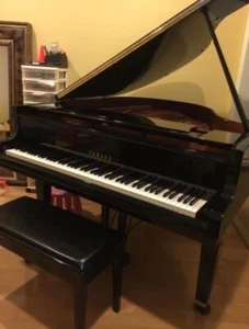Yamaha GA1 4'11" Polished Ebony Baby Grand Piano with Stool - 2001 - Picture 1 of 3