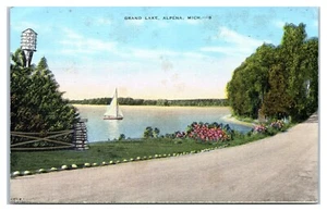 Postal de velero y casa de pájaros Martin en Grand Lake Alpena Michigan - Imagen 1 de 2