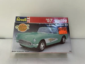 Revell 6149 1/32 Scale 1957 Chevy Corvette Snap Together Plastic Model Sealed - Picture 1 of 6