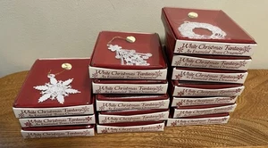 Adornos navideños vintage de encaje de filigrana de latón esmaltado blanco nuevo stock antiguo - Imagen 1 de 9