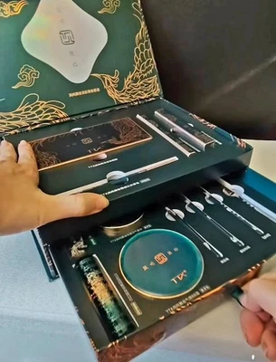 fengming 12 pezzi confezione regalo fascia alta impermeabile danza trucco kit beauty set Natale - Immagine 1 di 4