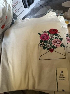 Camiseta manga camisa bolsillo flor Cat & Jack - Nueva con etiquetas - Talla mediana y grande - Imagen 1 de 1
