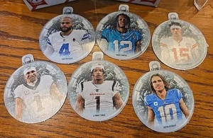 Set Completo 6 2025 Panini Mosaic NFL Decorazioni Natalizie Vacanze Natale - Foto 1 di 4