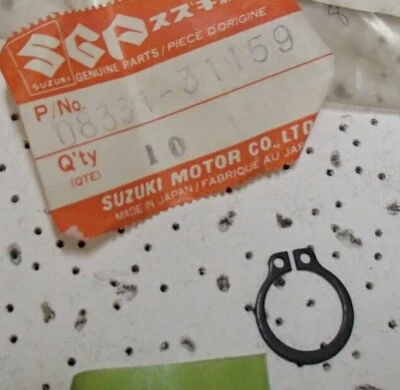SUZUKI NOS OEM • TRANSMISIÓN CIRCLIP • DRZ125 GN125 DRZ125L • 08331-31156 Foto 1 de 3