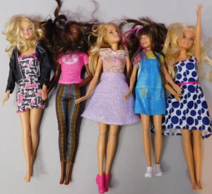 Mattel Barbie Fashion Doll from 2010 and 2015 Lot Of 5 with cloths, shoes - Picture 1 of 12