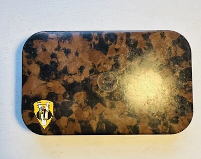 Caja de moscas barra de chenilla Hardy Neroda de colección con más de 150 moscas de trucha húmedas y secas Foto 1 de 4